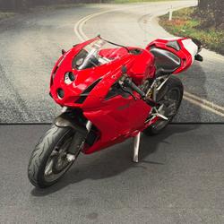 2004 DUCATI 749 Red