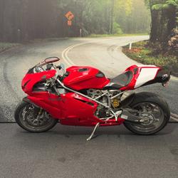 2004 DUCATI 749 Red