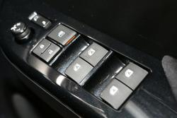 2025 Toyota Hilux SR5 48V