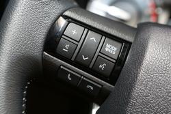 2025 Toyota Hilux SR5 48V