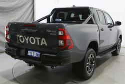2025 Toyota Hilux SR5 48V