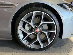 2021 Jaguar XE P300 R-Dynamic HSE