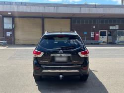 2016 Nissan Pathfinder ST-L