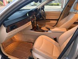 2010 BMW 3 Series 323i Lifestyle