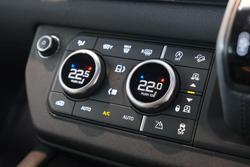 2022 Land Rover Defender 110 P400 75th Edition