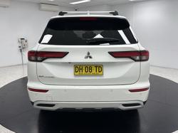 2023 Mitsubishi Outlander LS