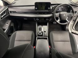 2023 Mitsubishi Outlander LS