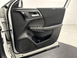 2023 Mitsubishi Outlander LS