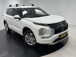 2023 Mitsubishi Outlander LS