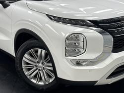 2023 Mitsubishi Outlander LS