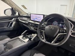 2025 LDV D90 Executive