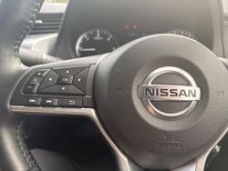 2022 Nissan Navara ST