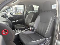 2022 Nissan Navara ST