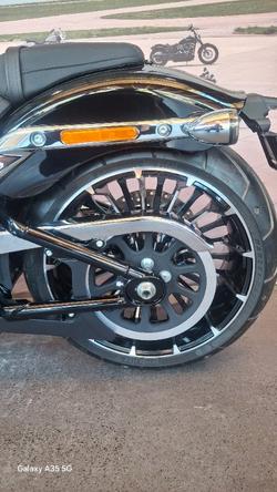 2025 Harley-davidson FXBR BREAKOUT (117) Vivid Black