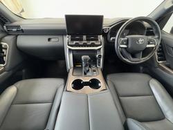 2023 Toyota Landcruiser VX
