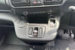 2024 Peugeot Partner Pro