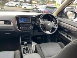 2016 Mitsubishi Outlander LS