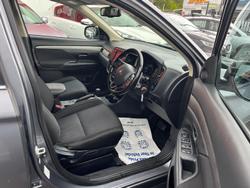 2016 Mitsubishi Outlander LS