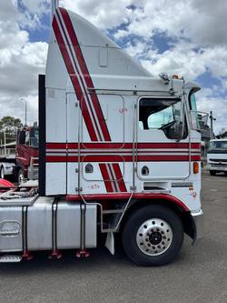 2005 Kenworth K104