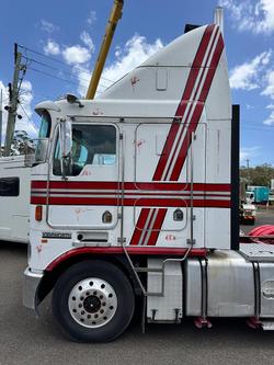 2005 Kenworth K104