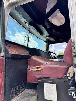 2005 Kenworth K104