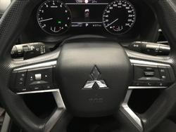 2022 Mitsubishi Outlander ES