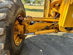 John Deere 670D Grader