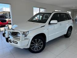 2015 Suzuki Grand Vitara Navigator JB White Pearl