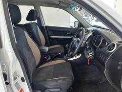 2015 Suzuki Grand Vitara Navigator JB White Pearl