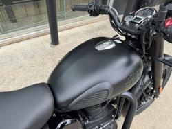 2025 Royal Enfield (see Also Enfiel CLASSIC 350 HALCYON STEALTH BLACK