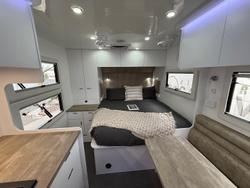 2025 Urban Caravans Skt Signature