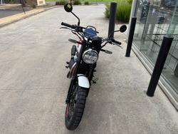 2025 Royal Enfield (see Also Enfiel BEAR 650 BOARDWALK WHITE