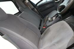 2019 Isuzu NLR 45-150 (SWB)