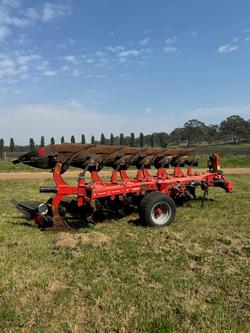 0 Gregoire Besson RY71 MOULDBOARD PLOUGH ORANGE