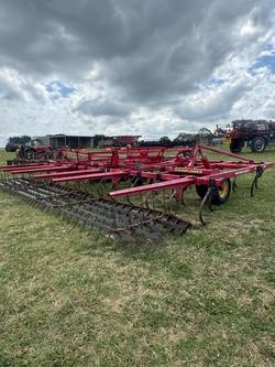 0 SUNFLOWER 5035 30ft Harrow Red