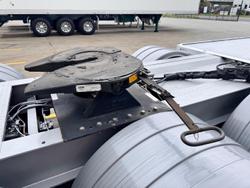 2006 Vawdrey
                St3 Lead A 12 Pallet Drop Deck Semi 