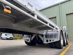 2006 Vawdrey
                St3 Lead A 12 Pallet Drop Deck Semi 