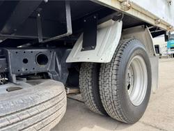 2022 Mitsubishi Canter 615