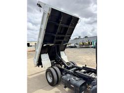 2022 Mitsubishi Canter 615