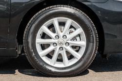 2011 Toyota Camry Hybrid Luxury