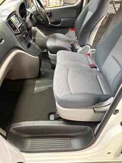 2016 Hyundai iLoad TQ3-V Series II MY16 Creamy White