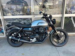Moto Guzzi V7 Stone
