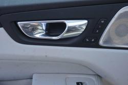 2017 Volvo XC60 T5 Inscription