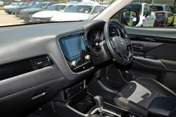 2021 Mitsubishi Outlander ES