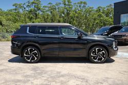 2023 Mitsubishi Outlander Exceed Tourer