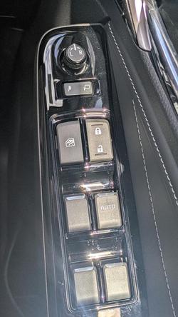 2025 Isuzu MU-X LS-T