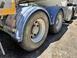 2014 Iveco Acco 2350G 320