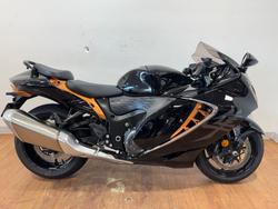 Suzuki GSX1300RA (hayabusa)