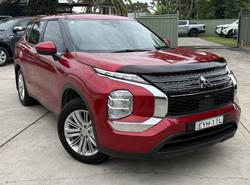 2022 Mitsubishi Outlander ES