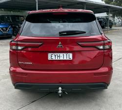 2022 Mitsubishi Outlander ES